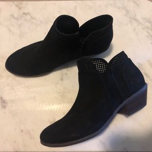 Old Navy black suede ankle boots
